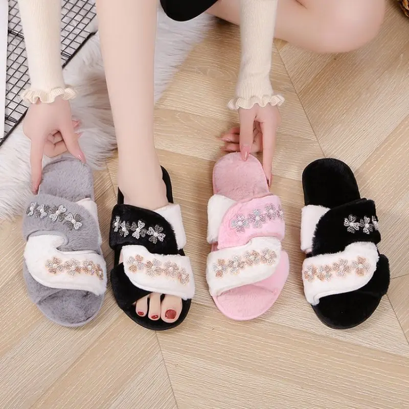 New Women Floral Decor House Slippers Faux Fur Winter Fashion Warm Shoes Woman Slip on Flats Female Slides Home Furry Slippers
New Women Floral Decor House Slippers Faux Fur Winter Fashion Warm Shoes Woman Slip on Flats Female Slides Home Furry Slippers
