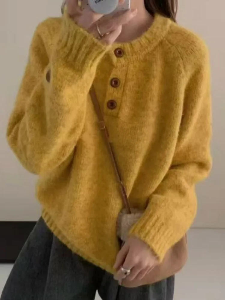 Универсальные пуловеры с круглым вырезом и пуговицами, женская осенняя одежда 2025, повседневный модный джемпер Sueter Mujer, вязаный новый свободный свитер, топы
Универсальные пуловеры с круглым вырезом и пуговицами, женская осенняя одежда 2025, повседневный модный джемпер Sueter Mujer, вязаный новый свободный свитер, топы