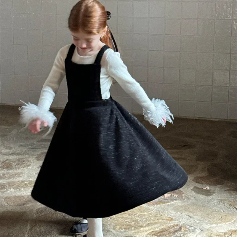 Girls Skirts 2024 Winter New Childrens Wear Korean Style Girl Baby Foreign Retro Shiny Velvet Thick Strap Skirt Casual Simple
Girls Skirts 2024 Winter New Childrens Wear Korean Style Girl Baby Foreign Retro Shiny Velvet Thick Strap Skirt Casual Simple
