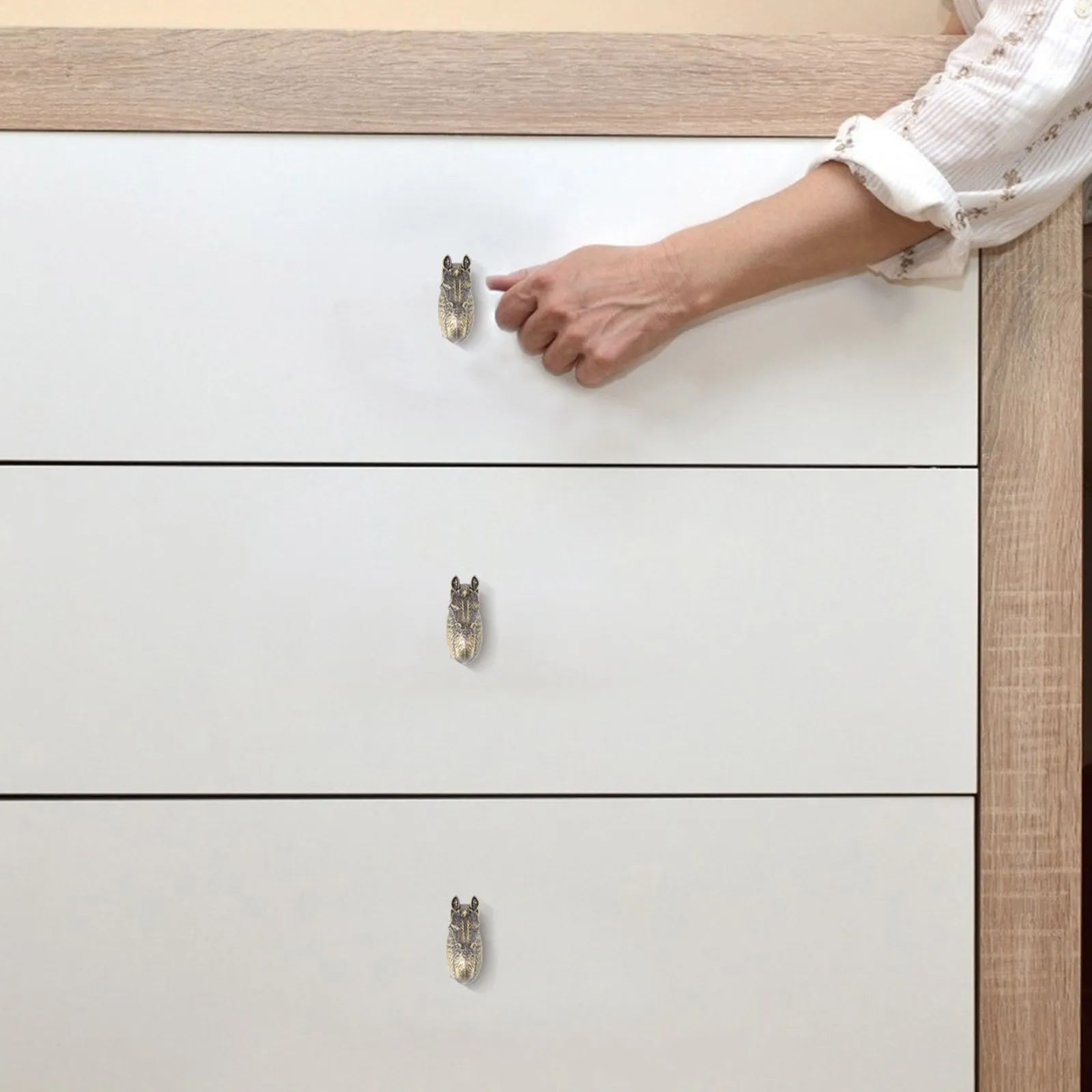 2pcs Horse Head Pulls For Cabinet Drawer Wardrobe Door Knobs Vintage Animal Shape Handles Decorative Hardware Fittings
2pcs Horse Head Pulls For Cabinet Drawer Wardrobe Door Knobs Vintage Animal Shape Handles Decorative Hardware Fittings