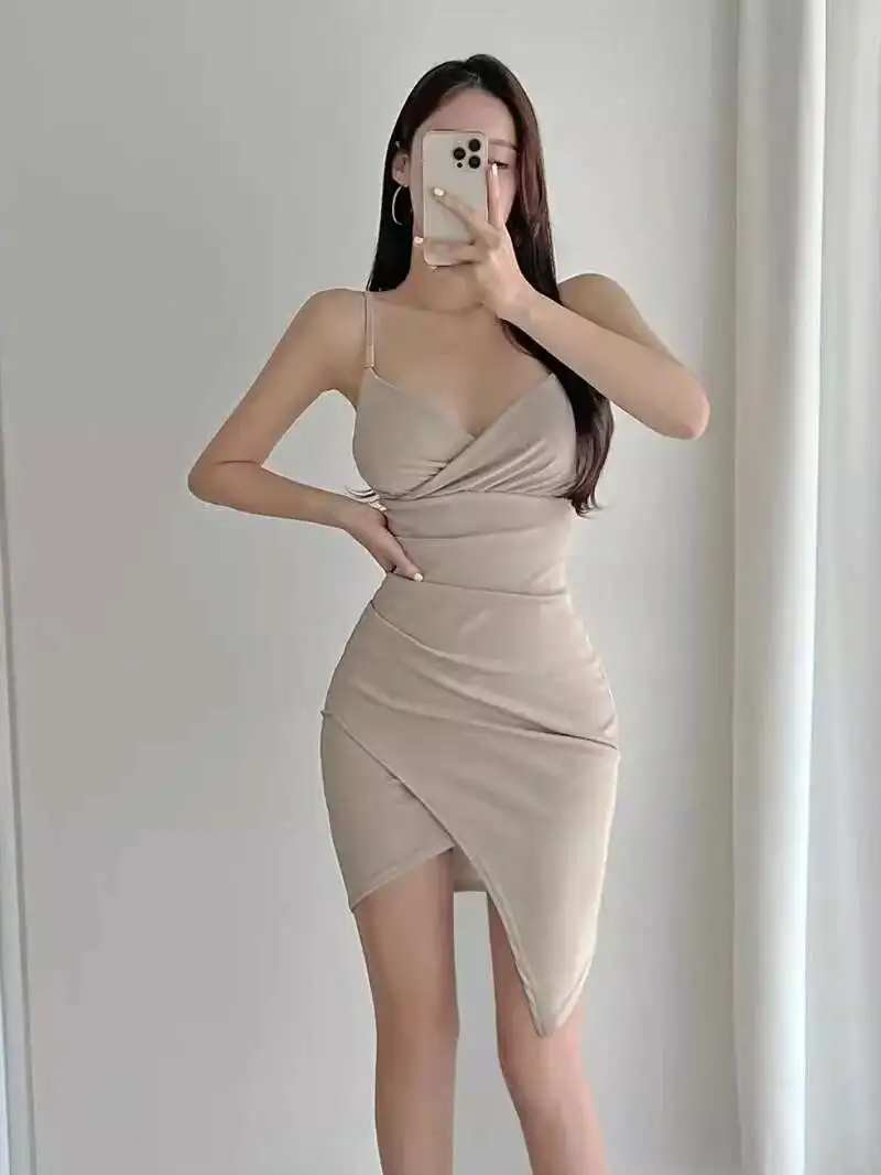 2024 Summer New Korean Version Sexy V-neck Irregular Sling Dress Women Cinched Waist Wrap Hip Solid Slim Short Dress QV7L
2024 Summer New Korean Version Sexy V-neck Irregular Sling Dress Women Cinched Waist Wrap Hip Solid Slim Short Dress QV7L