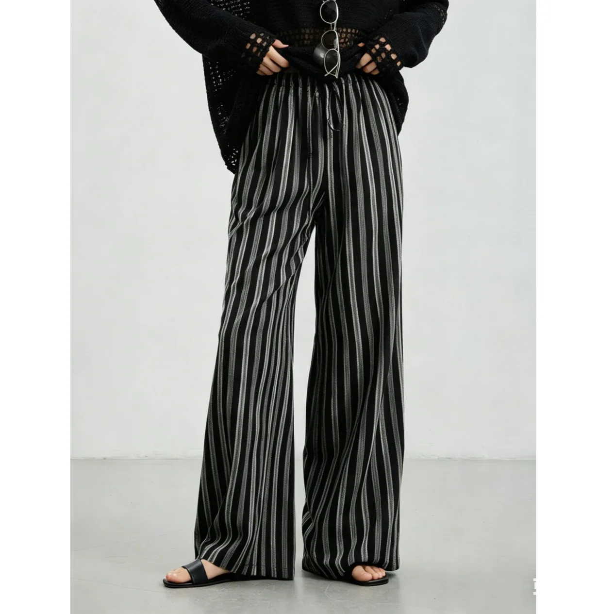 Loose Fit Straight Leg Cotton Linen Pants Women's Casual Trousers Comfortable Elastic Waist Wide Leg Pants Thin Material
Loose Fit Straight Leg Cotton Linen Pants Women's Casual Trousers Comfortable Elastic Waist Wide Leg Pants Thin Material