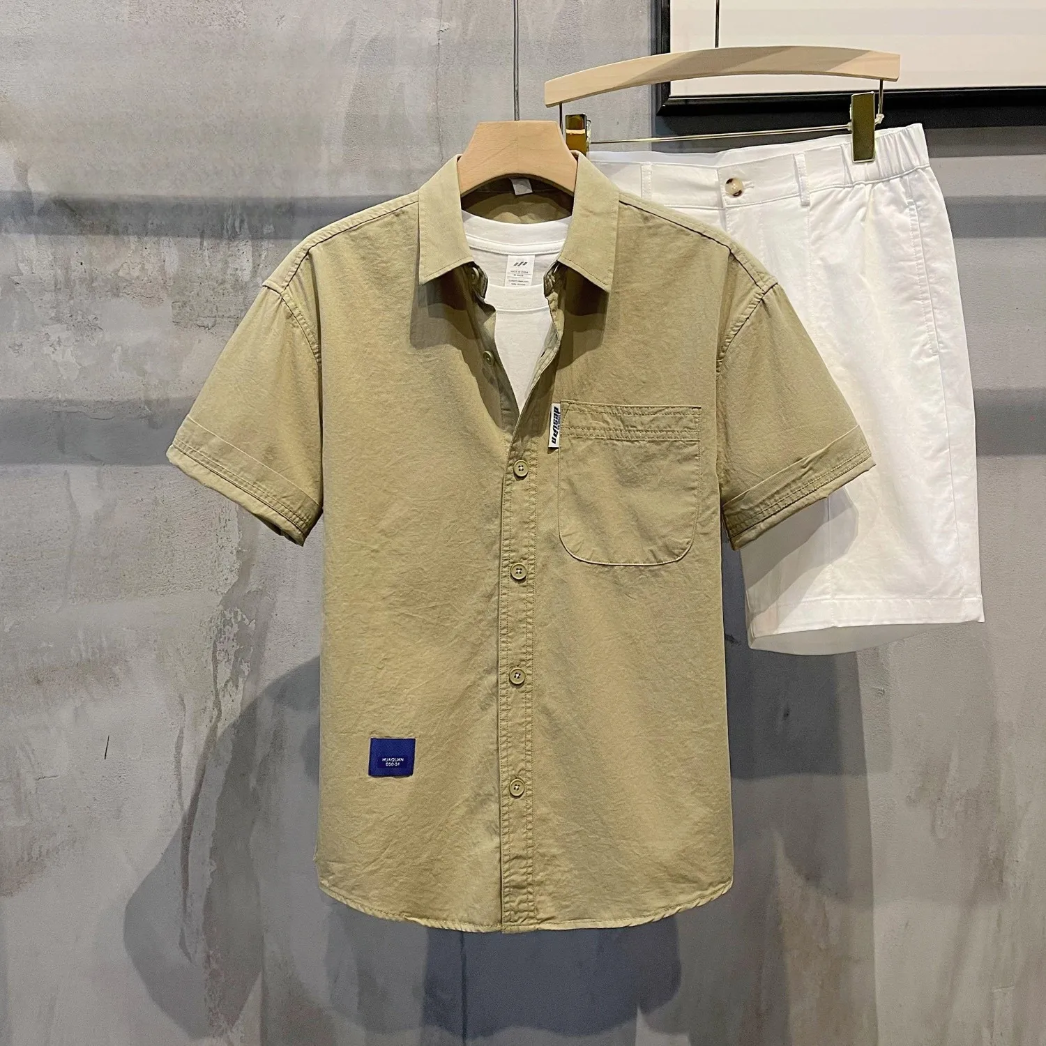 2025 Summer New Japanese Short-sleeved Shirt for Men Casual Simple Retro Fashionable Versatile Loose Top
2025 Summer New Japanese Short-sleeved Shirt for Men Casual Simple Retro Fashionable Versatile Loose Top