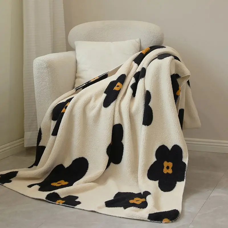 LTT Coral Fleece Blanket Siesta Office Dorm Small Blanket Siesta Blanket
LTT Coral Fleece Blanket Siesta Office Dorm Small Blanket Siesta Blanket