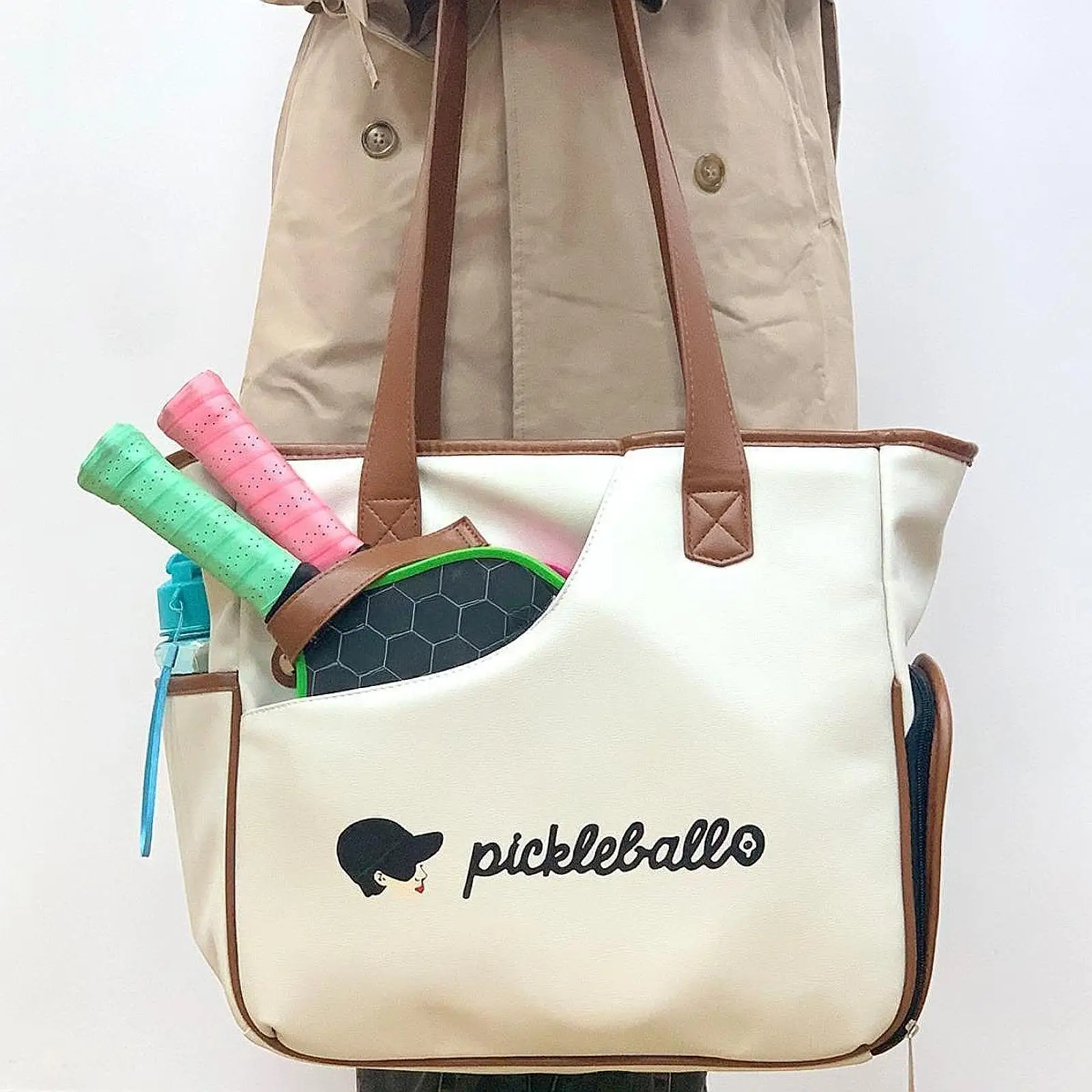 Сумка Pickleball Paddle Bag с отдельным пространством для обуви Портативная стильная внутренняя часть из искусственной кожи
Сумка Pickleball Paddle Bag с отдельным пространством для обуви Портативная стильная внутренняя часть из искусственной кожи