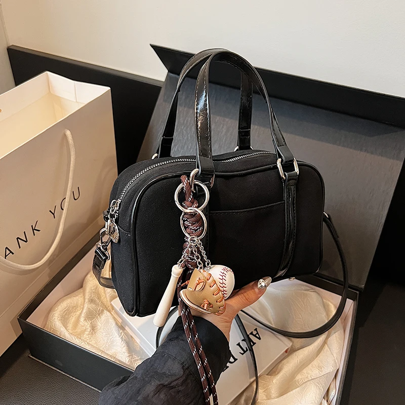 Small Tote High-end Feel Niche Design Large Commute Handbag Brand Boston Bag For Women Versatile Suede Leather Crossbody Bag
Small Tote High-end Feel Niche Design Large Commute Handbag Brand Boston Bag For Women Versatile Suede Leather Crossbody Bag