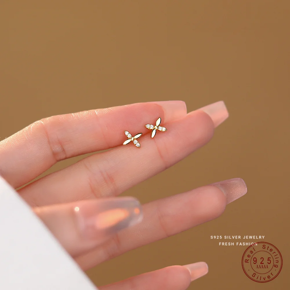 Mini Exquisite Inlaid Zirconia Bow 925 Sterling Silver Earrings for Women Student Korean Sweet Jewelry Accessories
Mini Exquisite Inlaid Zirconia Bow 925 Sterling Silver Earrings for Women Student Korean Sweet Jewelry Accessories