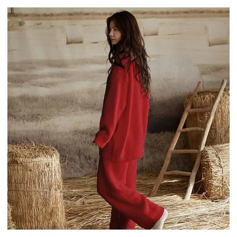 Новый модный красный женский пижамный комплект из кораллового флиса для весны и зимы: новейшая простая повседневная домашняя одежда, удобная, с круглым вырезом, длинными рукавами и брюками.
Новый модный красный женский пижамный комплект из кораллового флиса для весны и зимы: новейшая простая повседневная домашняя одежда, удобная, с круглым вырезом, длинными рукавами и брюками.