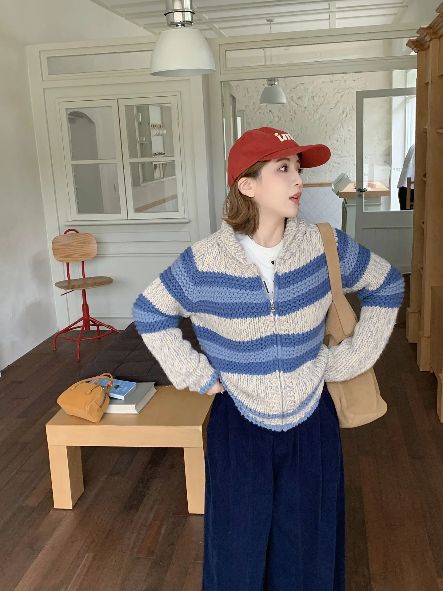 Женский вязаный кардиган ELINSU на молнии, повседневный, свободного кроя, в полоску, осенний, модный, для работы и отдыха
Женский вязаный кардиган ELINSU на молнии, повседневный, свободного кроя, в полоску, осенний, модный, для работы и отдыха