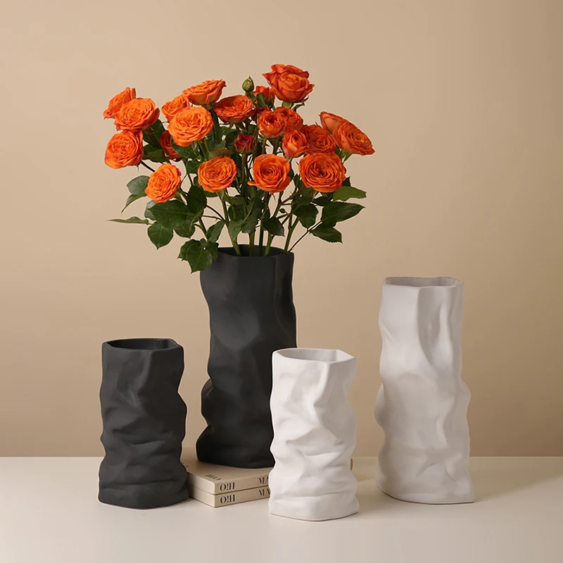 Wrinkled Vase Ceramics Simple Flower Arrangement Advanced Feeling Black White Home Living Room Desktop Decoration Gift
Wrinkled Vase Ceramics Simple Flower Arrangement Advanced Feeling Black White Home Living Room Desktop Decoration Gift