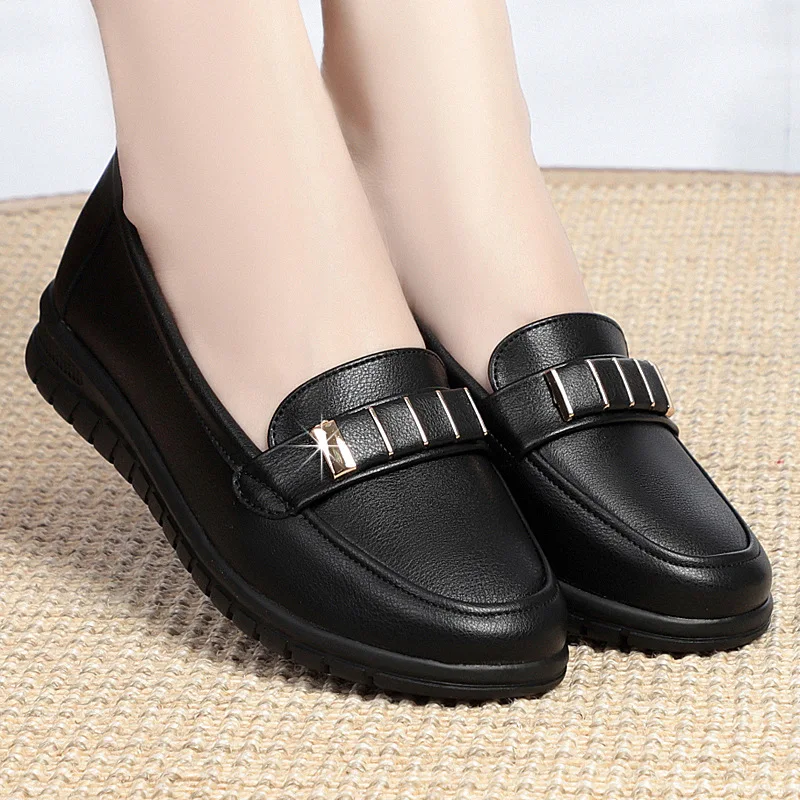 New 2026 Spring Fall Shallow Mouth Soft Leather Shoes Women Loafers Flat Casual Shoes Slip on Driving Moccasins for Mom Work
New 2026 Spring Fall Shallow Mouth Soft Leather Shoes Women Loafers Flat Casual Shoes Slip on Driving Moccasins for Mom Work