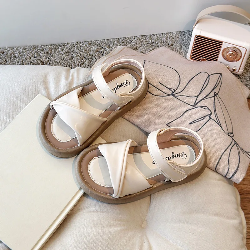 Summer Children's Flat Heels Princess Shoes 2025 Girls Non-slip Wedding Party Sandals Kids Beach Sandals J413
Summer Children's Flat Heels Princess Shoes 2025 Girls Non-slip Wedding Party Sandals Kids Beach Sandals J413