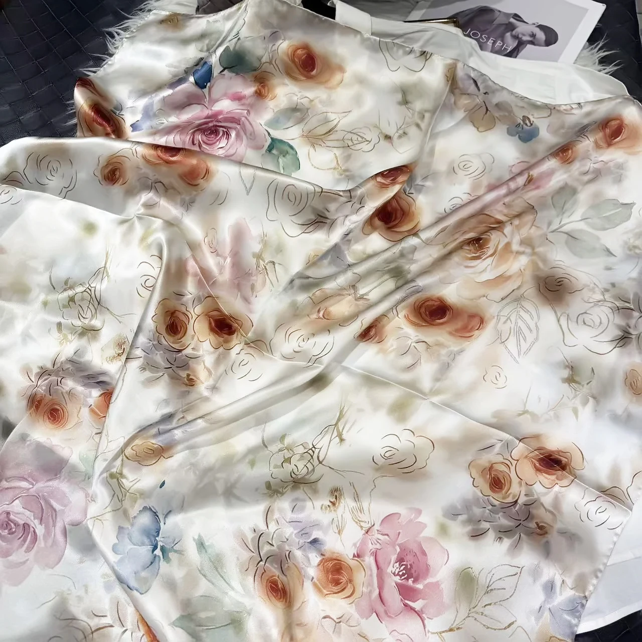 BYSIFA| White Pink 100% Silk Scarf Wrap Elegant Floral Women Square Scarves Headscarves for Hair Winter Hijia Bufandas 90cm
BYSIFA| White Pink 100% Silk Scarf Wrap Elegant Floral Women Square Scarves Headscarves for Hair Winter Hijia Bufandas 90cm