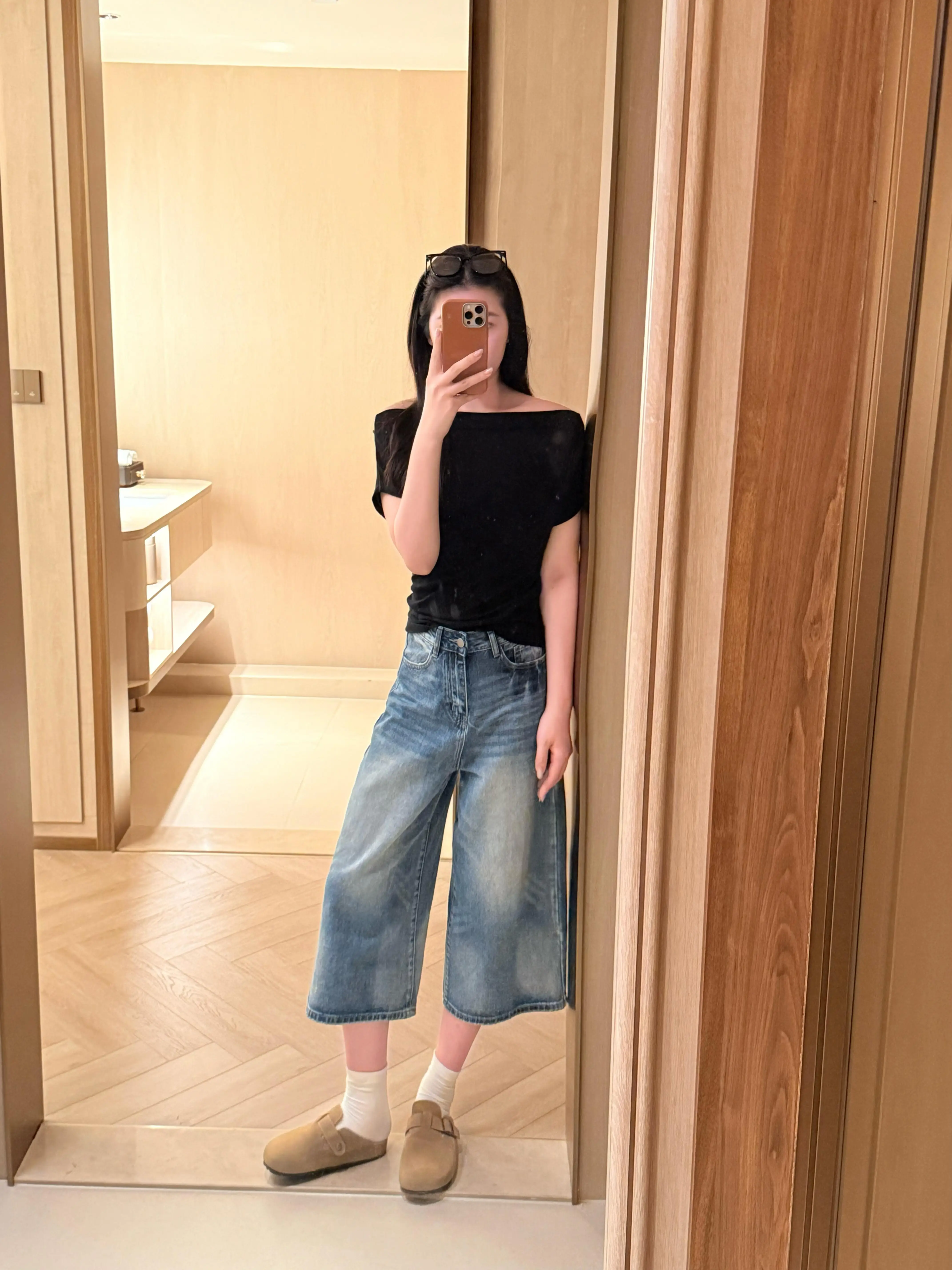 Retro High Waist Wide Leg Seven-Foot Blue Jeans Women Summer Loose Pear Shape Straight Denim Pants Mid-Length Casual Trousers
Retro High Waist Wide Leg Seven-Foot Blue Jeans Women Summer Loose Pear Shape Straight Denim Pants Mid-Length Casual Trousers