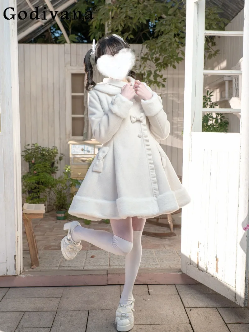 Japanese original mining girly lolita white woolen wool coat mass-produced sweet and cute winter thickened warm coat
Japanese original mining girly lolita white woolen wool coat mass-produced sweet and cute winter thickened warm coat