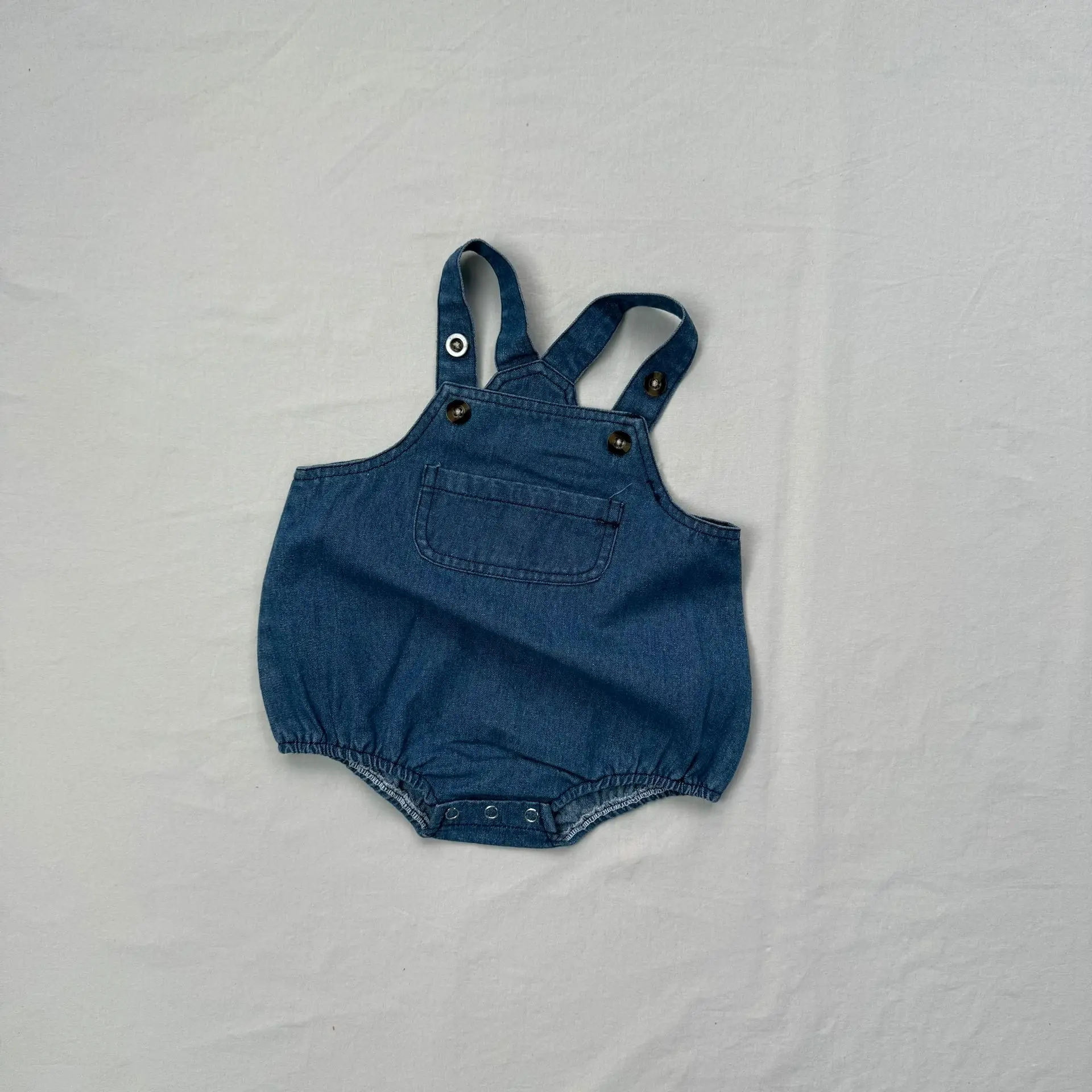 2025 Summer New Baby Sleeveless Denim Overalls Infant Boy Girl Cute Solid Strap Bodysuit Toddler Casual Jumpsuit Baby Clothes
2025 Summer New Baby Sleeveless Denim Overalls Infant Boy Girl Cute Solid Strap Bodysuit Toddler Casual Jumpsuit Baby Clothes
