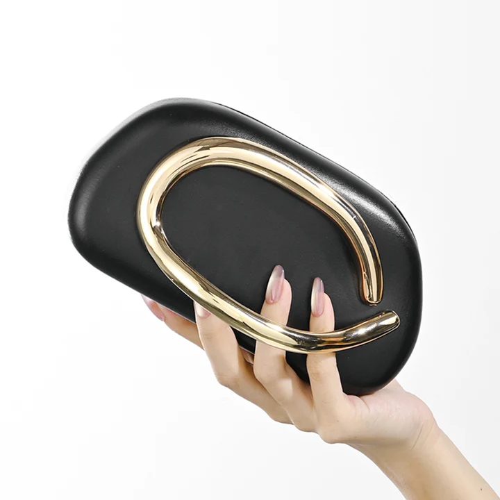 2026 New Fashion Black Handbag Women's Metal Handle Dinner Bag Retro Box Shape Clutch Bag Leisure Chain Strap Handbag
2026 New Fashion Black Handbag Women's Metal Handle Dinner Bag Retro Box Shape Clutch Bag Leisure Chain Strap Handbag