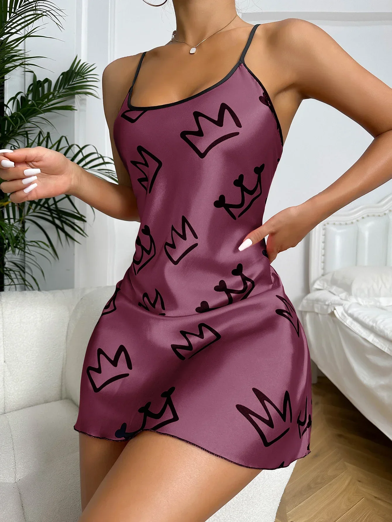 2024 Summer Ice Silk Slip Nightdress Lady Mini Dresses Sexy U-Neck Backless Pajama Women's Pajama Breathable Print Slip Dress
2024 Summer Ice Silk Slip Nightdress Lady Mini Dresses Sexy U-Neck Backless Pajama Women's Pajama Breathable Print Slip Dress
