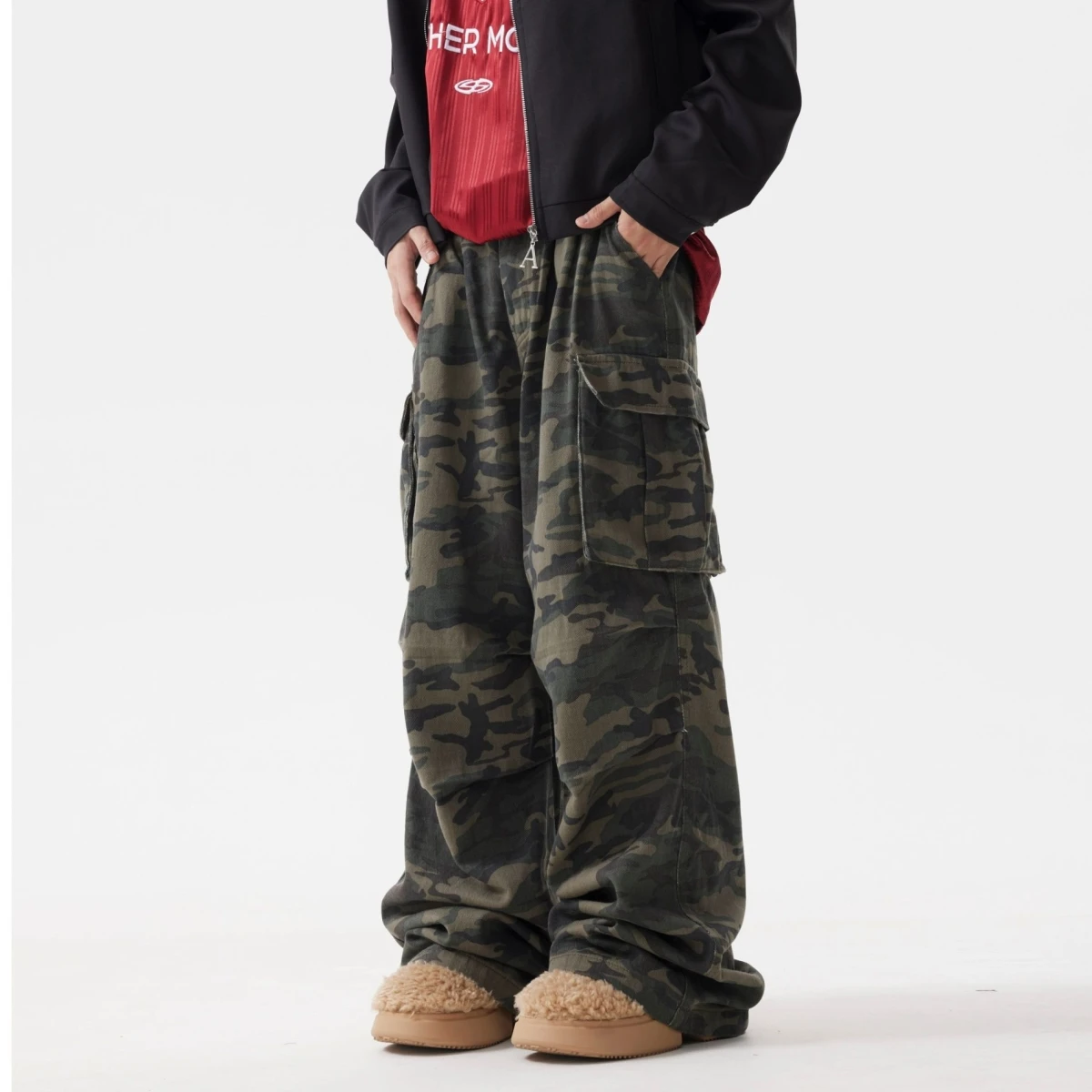 Американские ретро-брюки с камуфляжным принтом, широкие, рабочие, с множеством карманов, плиссированные, повседневные, свободного кроя, в уличном стиле, универсальные, длинные
Американские ретро-брюки с камуфляжным принтом, широкие, рабочие, с множеством карманов, плиссированные, повседневные, свободного кроя, в уличном стиле, универсальные, длинные