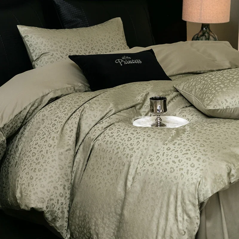 2025 New High-Quality Bedding Sets - Natural Egyptian Cotton, Long-Staple, 100% Cotton, High Density, Satin Jacquard, 2.0m Bed
2025 New High-Quality Bedding Sets - Natural Egyptian Cotton, Long-Staple, 100% Cotton, High Density, Satin Jacquard, 2.0m Bed