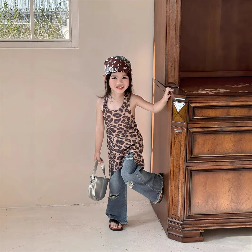 Korean Children's Clothing Girls' Dress 2026 Summer Style Backless Leopard Print Long Hanging Neck Suspender Skirt
Korean Children's Clothing Girls' Dress 2026 Summer Style Backless Leopard Print Long Hanging Neck Suspender Skirt
