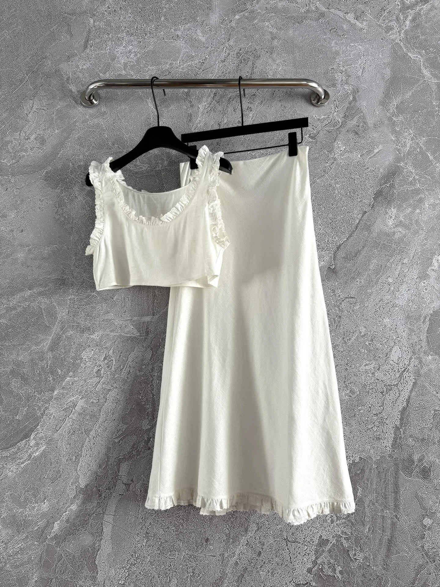 Women's lace embroidered lace top skirt set Female Dress Set Woman 2 Pieces Women's Suit Skirt Crop Top Suits
Women's lace embroidered lace top skirt set Female Dress Set Woman 2 Pieces Women's Suit Skirt Crop Top Suits