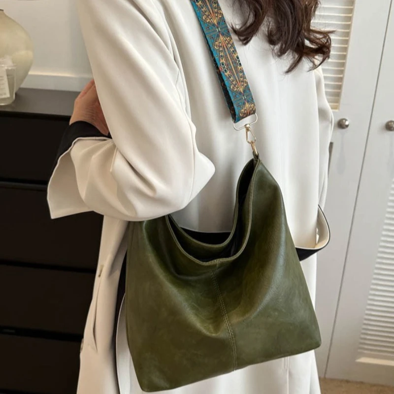 Vintage Faux Leather Tote Bag with Bohemian Printed Strap Large Capacity Crossbody Bag for Casual Commute Shoulder Purse
Vintage Faux Leather Tote Bag with Bohemian Printed Strap Large Capacity Crossbody Bag for Casual Commute Shoulder Purse