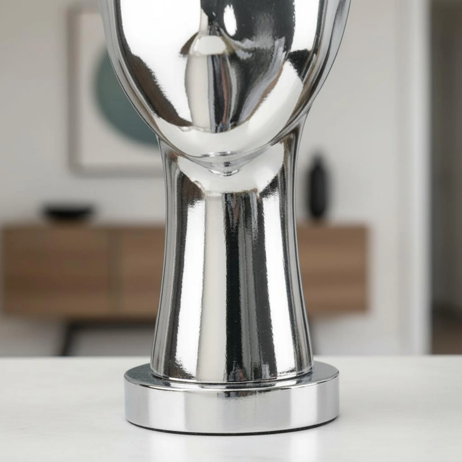 Mirror Head Sculpture Modern Aesthetic Silver Head Bust Home Decor Art Moderne Vibe
Mirror Head Sculpture Modern Aesthetic Silver Head Bust Home Decor Art Moderne Vibe