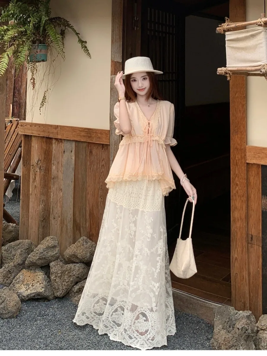 plus Size Women's Sweet Style Lace Trim V-Neck Tie Top Summer New High Waist Embroidered Half Skirt Fashionable Commute Korea...
plus Size Women's Sweet Style Lace Trim V-Neck Tie Top Summer New High Waist Embroidered Half Skirt Fashionable Commute Korea...