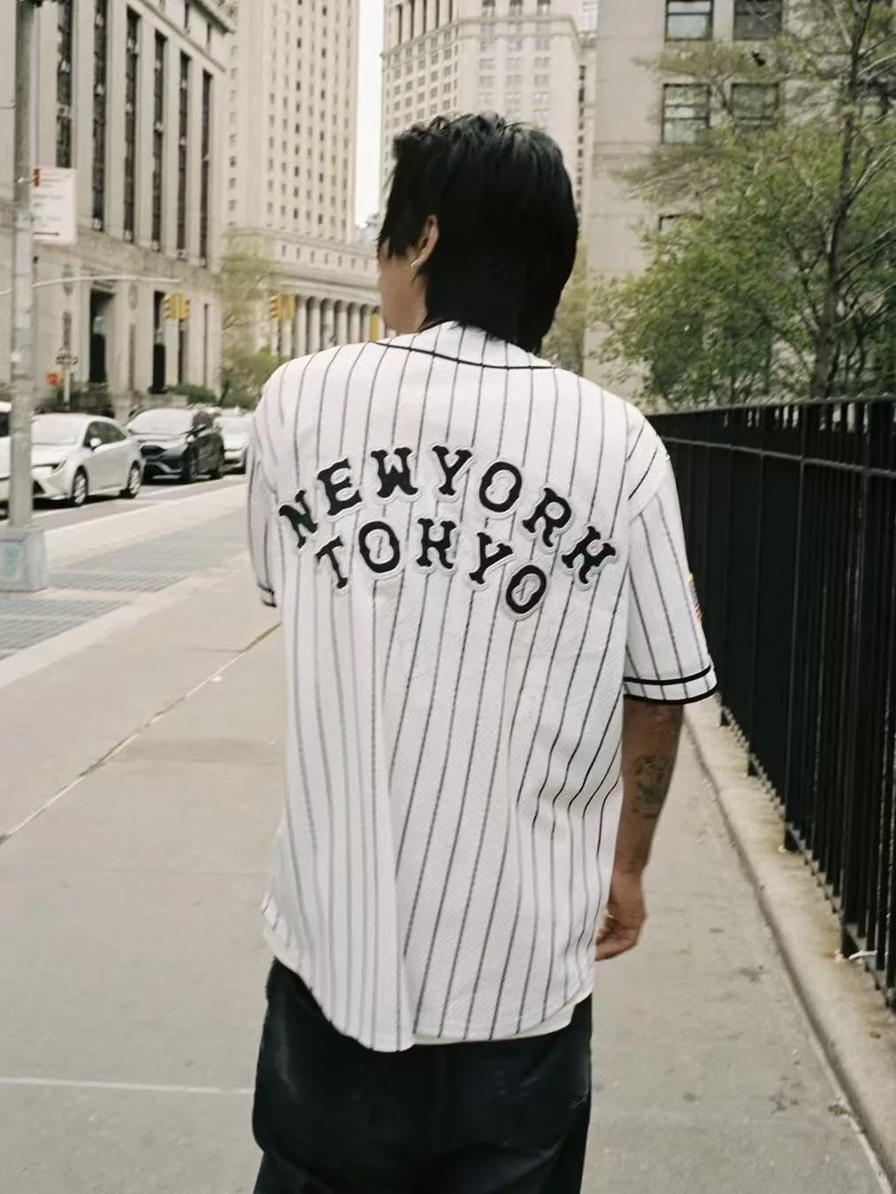 Original Baseball Jersey T-Shirt Short Sleeve Letter Embroidery Collaborative Mesh High Street Style Summer Youth Fashion
Original Baseball Jersey T-Shirt Short Sleeve Letter Embroidery Collaborative Mesh High Street Style Summer Youth Fashion