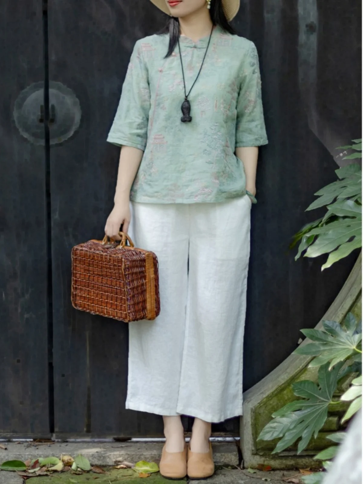 Retro Heavy Embroidery Cotton Linen irt Women's Summer New Chinese Sle National Trend ort Sve Linen Top
Retro Heavy Embroidery Cotton Linen irt Women's Summer New Chinese Sle National Trend ort Sve Linen Top