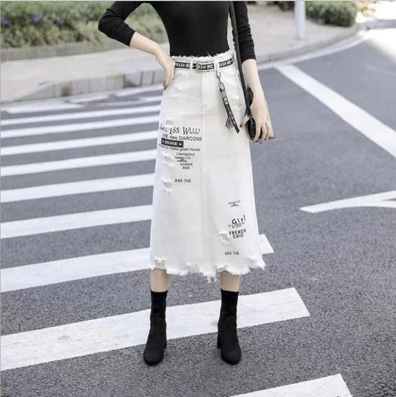 Female Sexy Casual Letter Printing Ripped Denim Skirts Spring Women Fashion High Waist Large Size A-Line Hole Jean Skirts White
Female Sexy Casual Letter Printing Ripped Denim Skirts Spring Women Fashion High Waist Large Size A-Line Hole Jean Skirts White