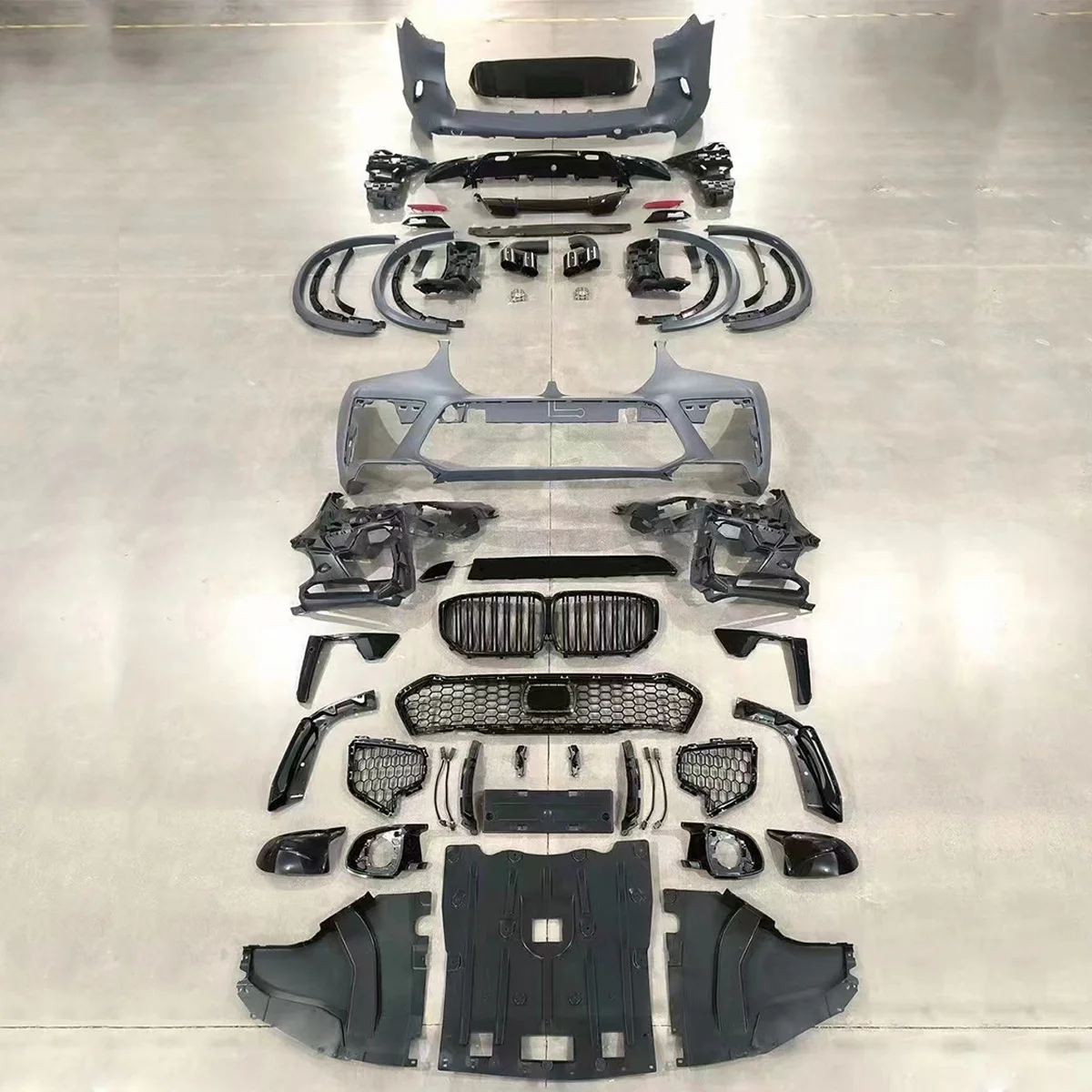Комплект кузова автомобиля для BMW X5 G05 2019 2020 2021 2022, обновленная модель X5M с передними бамперами, решетками, колесами, сводом, задним бампером
Комплект кузова автомобиля для BMW X5 G05 2019 2020 2021 2022, обновленная модель X5M с передними бамперами, решетками, колесами, сводом, задним бампером