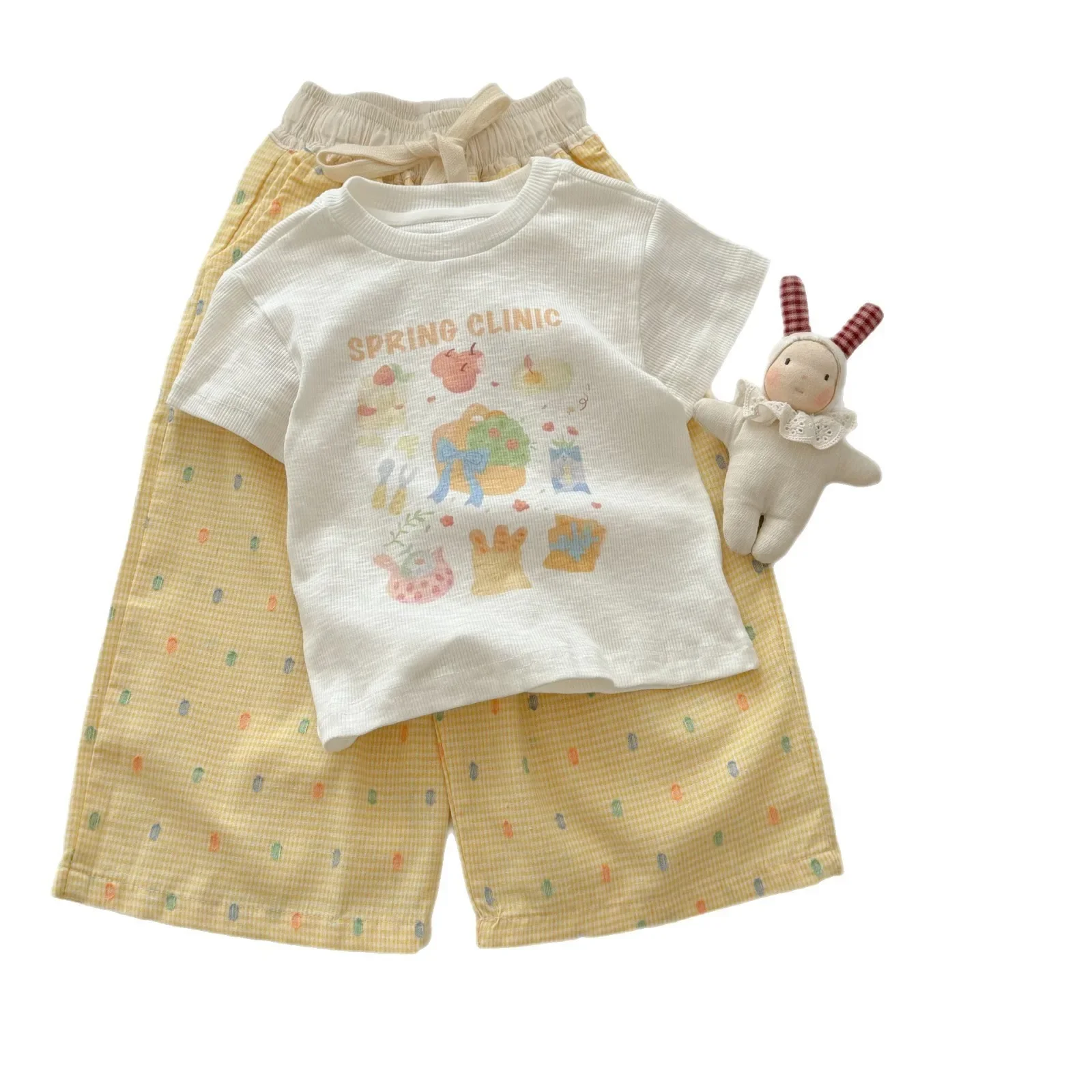 2-8Y Girls Summer Outfits Suits Kids Girls Summer Two Pieces Sets Cartoon Print Tops Shirt+Elastic Waist Yellow Dots Pants
2-8Y Girls Summer Outfits Suits Kids Girls Summer Two Pieces Sets Cartoon Print Tops Shirt+Elastic Waist Yellow Dots Pants