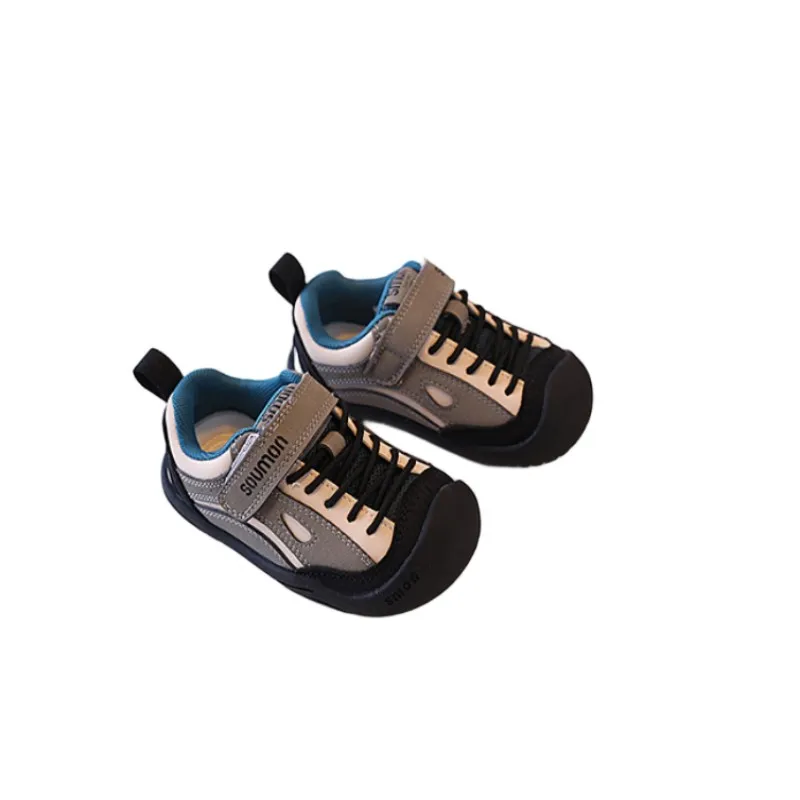 Детская кожаная спортивная обувь для мальчиков, уличная обувь для отдыха, осень 2021, новые легкие кроссовки для девочек, размер 22-30
Детская кожаная спортивная обувь для мальчиков, уличная обувь для отдыха, осень 2021, новые легкие кроссовки для девочек, размер 22-30