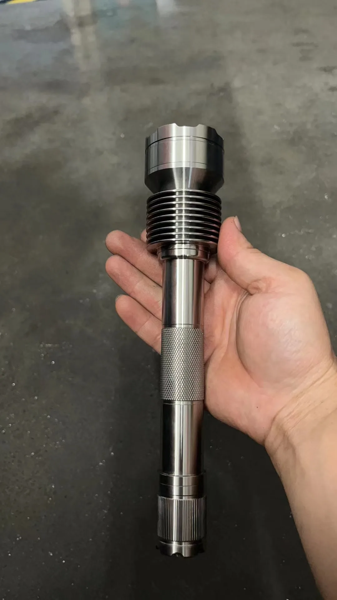 1PC EDC Outdoor Pocket Tools Self-designed Stainless Steel Flashlight Pinnacle Of The Dual 21700 Strong Light Flashlight
1PC EDC Outdoor Pocket Tools Self-designed Stainless Steel Flashlight Pinnacle Of The Dual 21700 Strong Light Flashlight