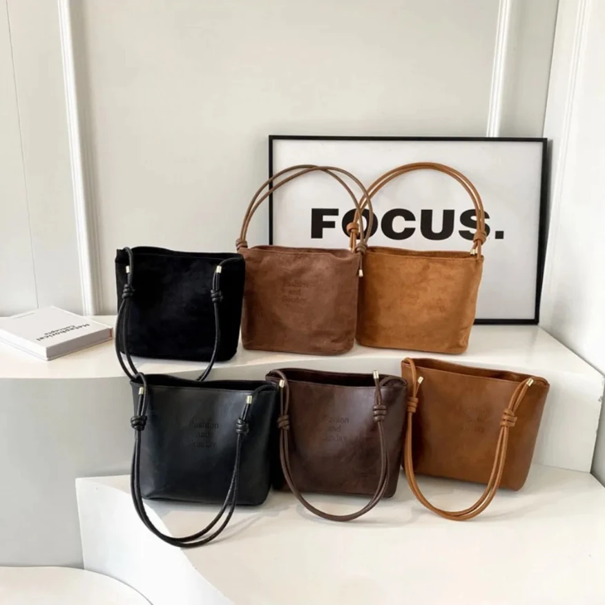 2024 new Trendy Shoulder Bag Underarm Bag Large Capacity Bucket Bag Daily Casual Commuting Bag Handbag
2024 new Trendy Shoulder Bag Underarm Bag Large Capacity Bucket Bag Daily Casual Commuting Bag Handbag