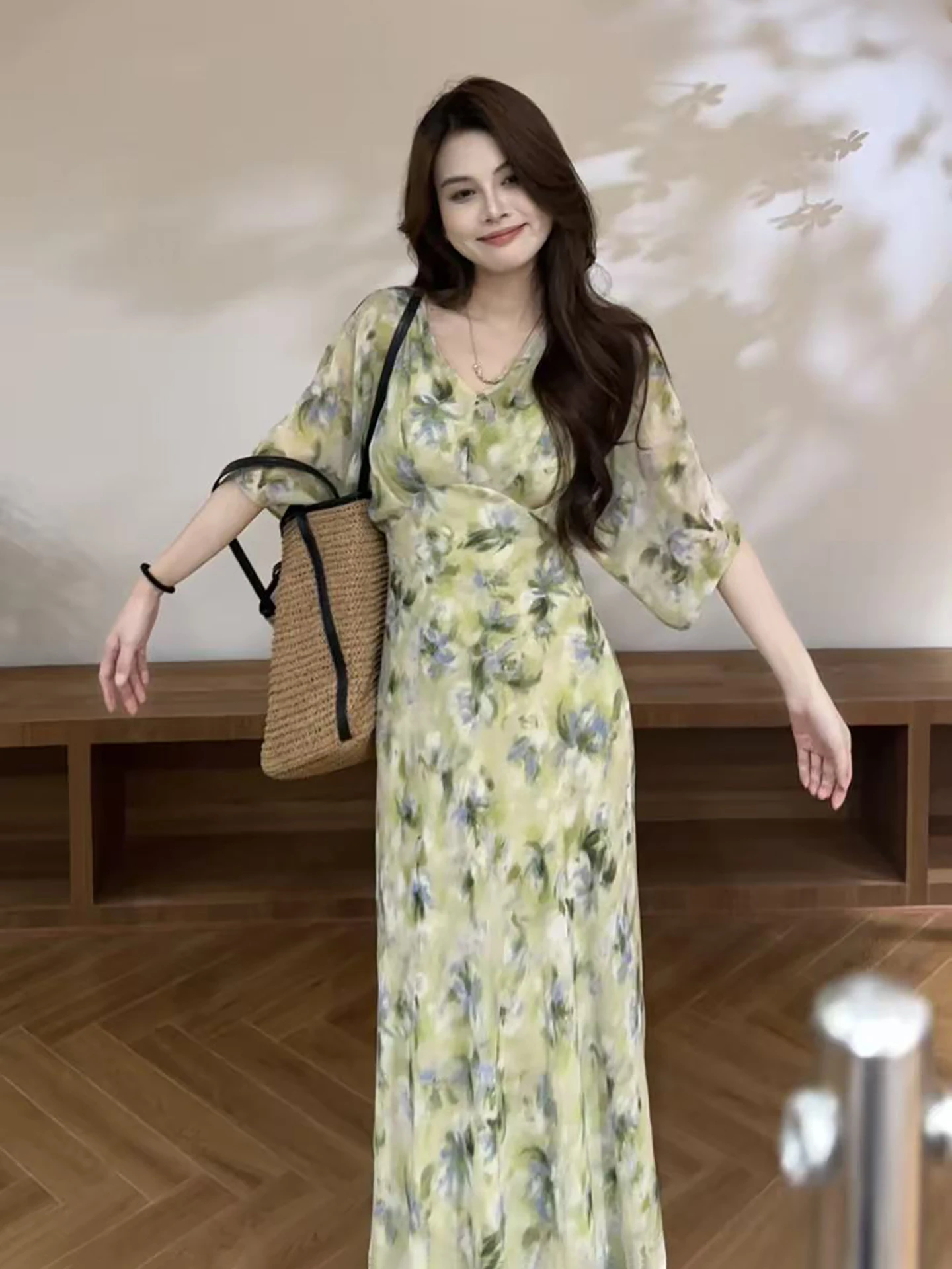 Summer New Waist-Cinching Slimming Floral Vintage Women's Dress Long Dress DT2109 Elegant Retro Style Polyester Fairy Skirt
Summer New Waist-Cinching Slimming Floral Vintage Women's Dress Long Dress DT2109 Elegant Retro Style Polyester Fairy Skirt