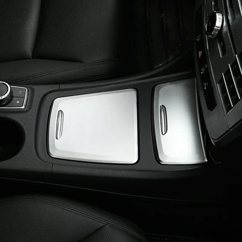 Suitable for Mercedes Benz CLA GLA a Class W117 W176 A180 Chrome ABS Car Center Storage Box Panel Decorative Ashtray Cover
Suitable for Mercedes Benz CLA GLA a Class W117 W176 A180 Chrome ABS Car Center Storage Box Panel Decorative Ashtray Cover