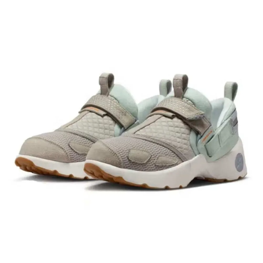 Женские кроссовки Nike TRUNNER LX: спортивные и повседневные, удобные, прочные, стильные и универсальные кроссовки для женщин IM6661-981
Женские кроссовки Nike TRUNNER LX: спортивные и повседневные, удобные, прочные, стильные и универсальные кроссовки для женщин IM6661-981