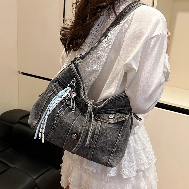 Элегантная женская кожаная классическая модельерская сумка через плечо, модная сумка через плечо, роскошная сумка для повседневного городского шика
Элегантная женская кожаная классическая модельерская сумка через плечо, модная сумка через плечо, роскошная сумка для повседневного городского шика