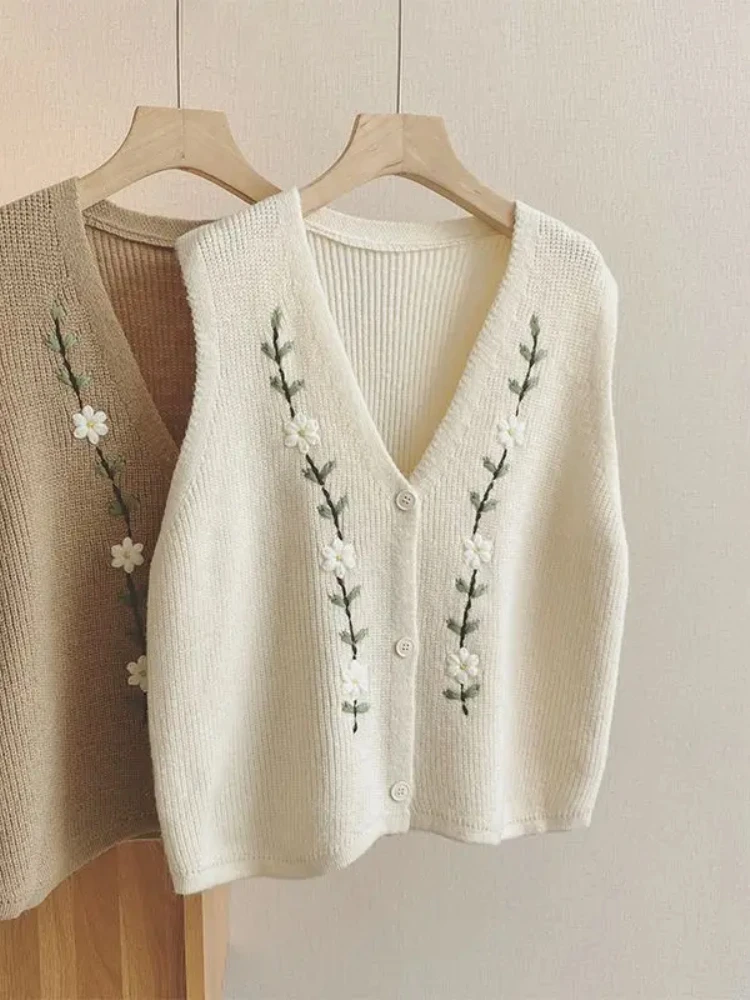 Hikigawa Chic Fashion Women Korean V Neck Floral Embroidery Knitted Vest Coat Autumn Outerwear Casual All Mtach Cardigan Top
Hikigawa Chic Fashion Women Korean V Neck Floral Embroidery Knitted Vest Coat Autumn Outerwear Casual All Mtach Cardigan Top