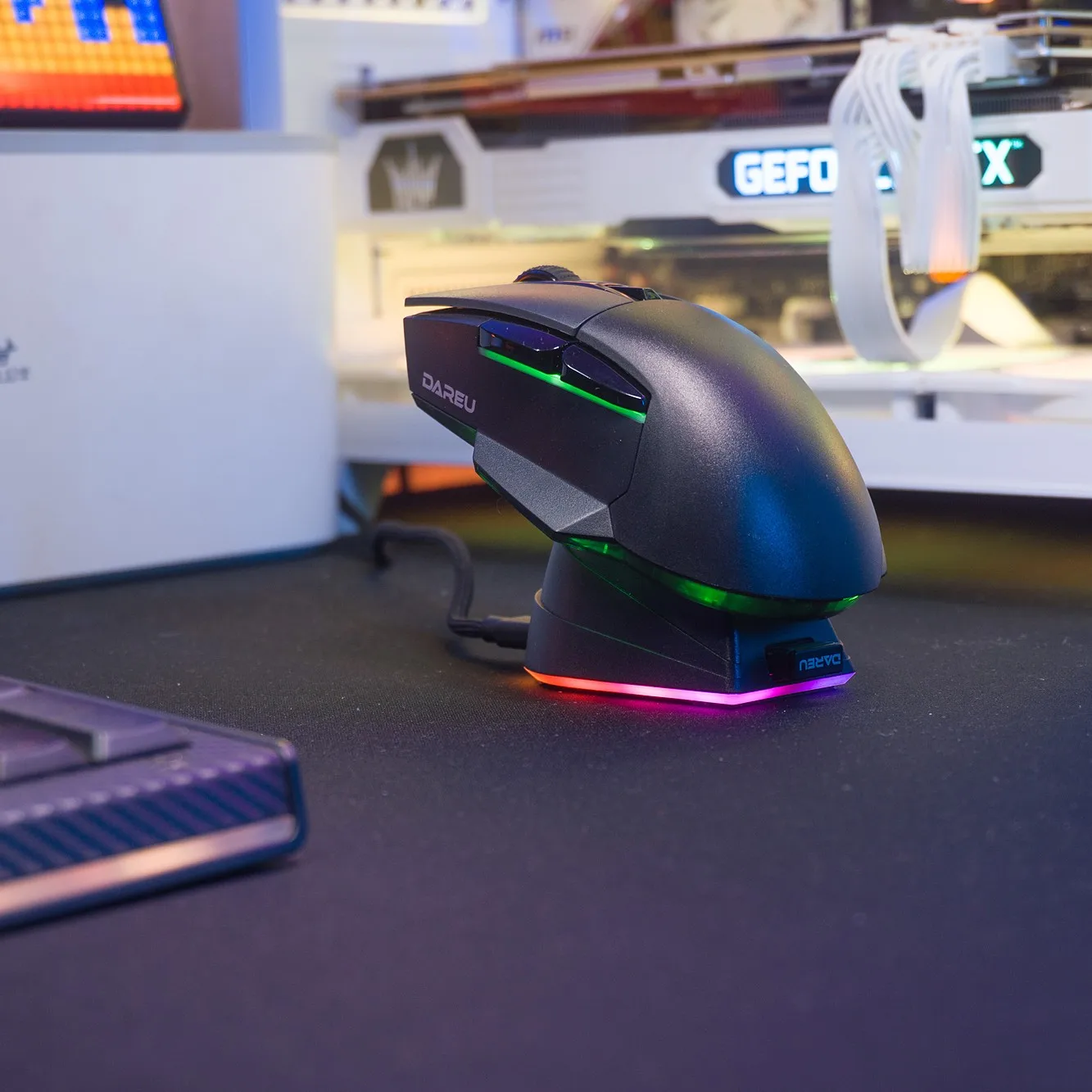 Dareu A955 White Bluetooth Mouse Lightweight 2.4G Wireless Wired Dual-mode RGB E-sports Gaming Mouse with Rechargeable Base
Dareu A955 White Bluetooth Mouse Lightweight 2.4G Wireless Wired Dual-mode RGB E-sports Gaming Mouse with Rechargeable Base
