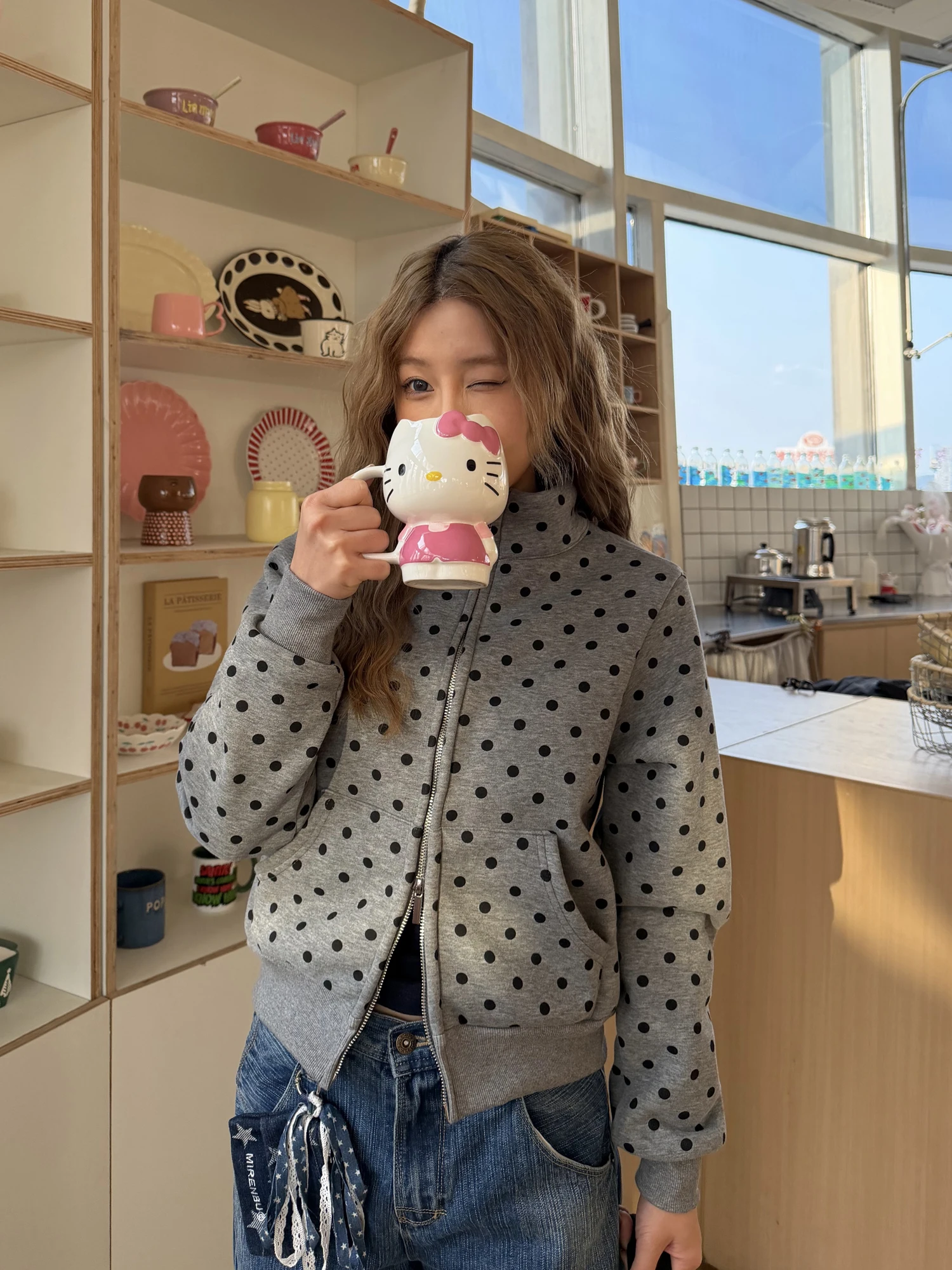 Женская толстовка Chuan Chuan Ya Zheng с воротником-стойкой, двойной молнией и флисовой подкладкой в американском ретро-стиле
Женская толстовка Chuan Chuan Ya Zheng с воротником-стойкой, двойной молнией и флисовой подкладкой в американском ретро-стиле