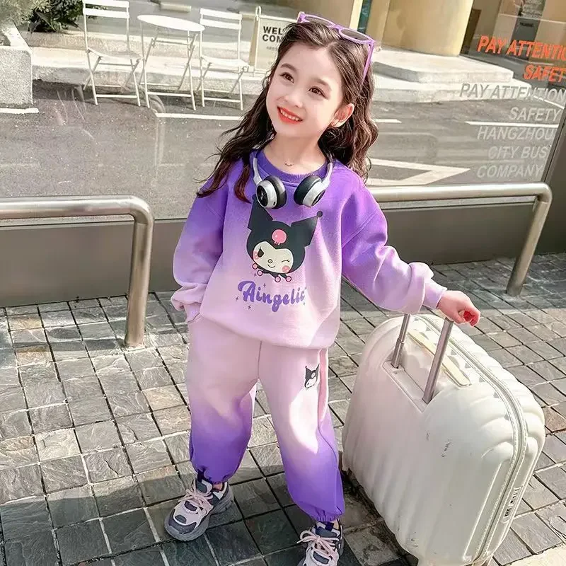Sanrio cartoon Kulomi new autumn cartoon comfortable casual suit sweater sports style long-sleeved trousers two-piece set
Sanrio cartoon Kulomi new autumn cartoon comfortable casual suit sweater sports style long-sleeved trousers two-piece set