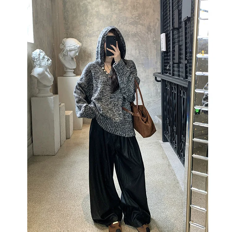 Женский топ на весну и осень, серый свободный свитер с капюшоном в корейском стиле, повседневный универсальный свитер в западном стиле, темпераментная одежда
Женский топ на весну и осень, серый свободный свитер с капюшоном в корейском стиле, повседневный универсальный свитер в западном стиле, темпераментная одежда