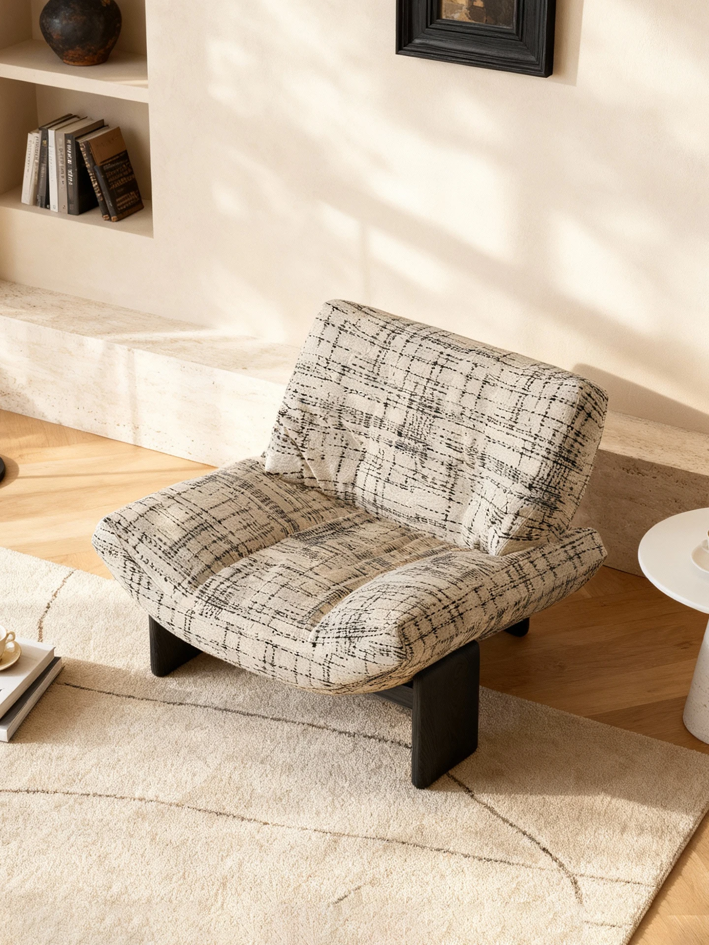 Fabric leisure chair Nordic retro small apartment living room solid wood single chair creativity
Fabric leisure chair Nordic retro small apartment living room solid wood single chair creativity