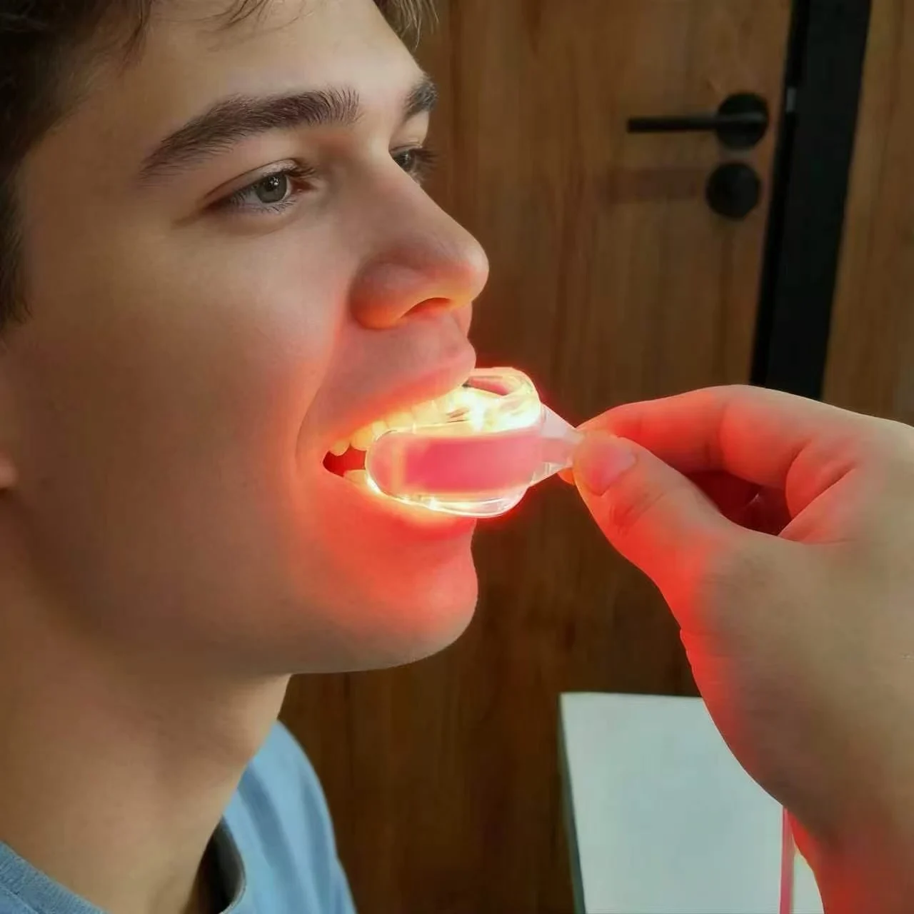 Portable red light therapy gingivitis ulcer healing gum pain relief LED light therapy dental products
Portable red light therapy gingivitis ulcer healing gum pain relief LED light therapy dental products