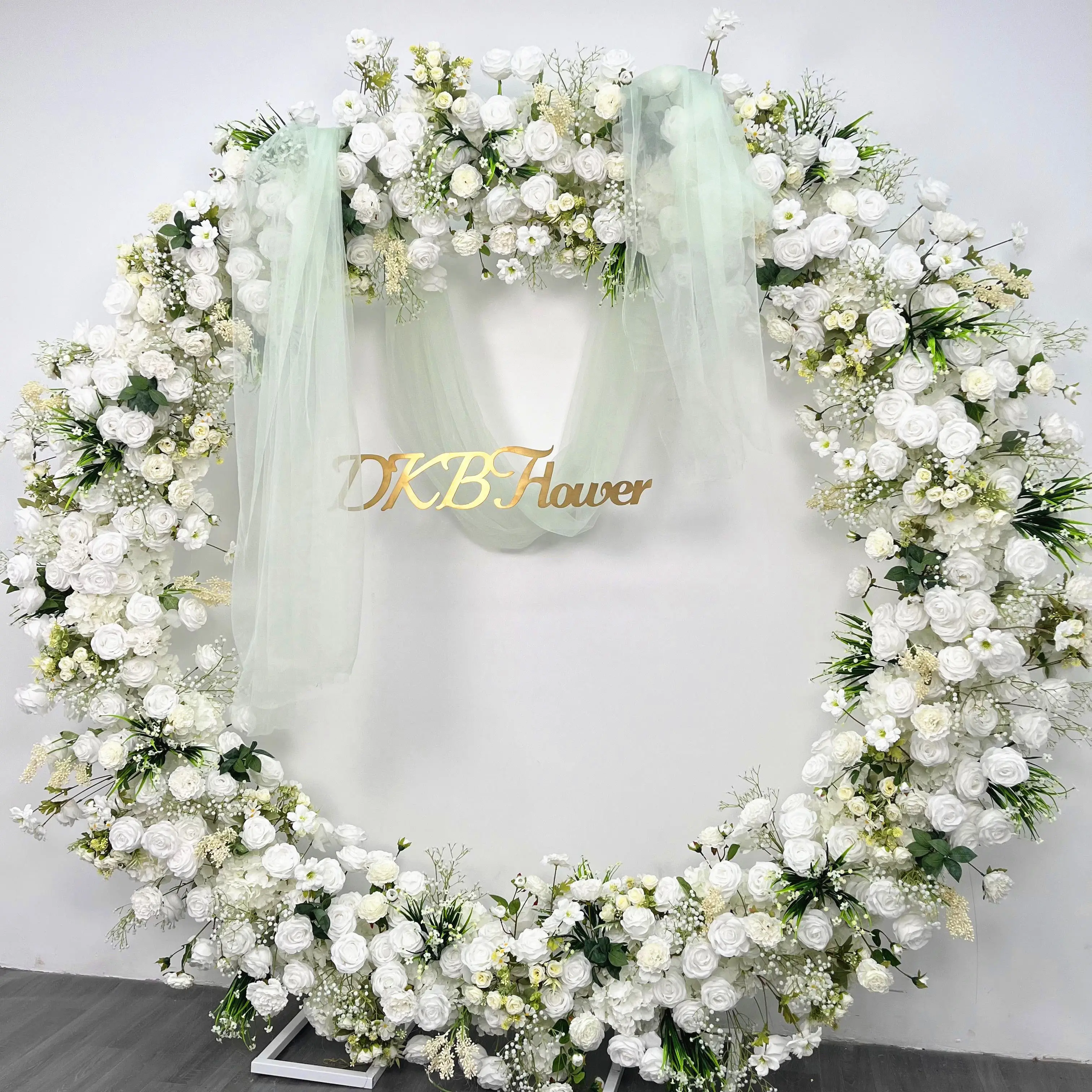 High Quality Realistic Handmade Silk Rose Artificial Flower Arch For Wedding Decoration And Graduation Halloween Valentine's Day
High Quality Realistic Handmade Silk Rose Artificial Flower Arch For Wedding Decoration And Graduation Halloween Valentine's Day