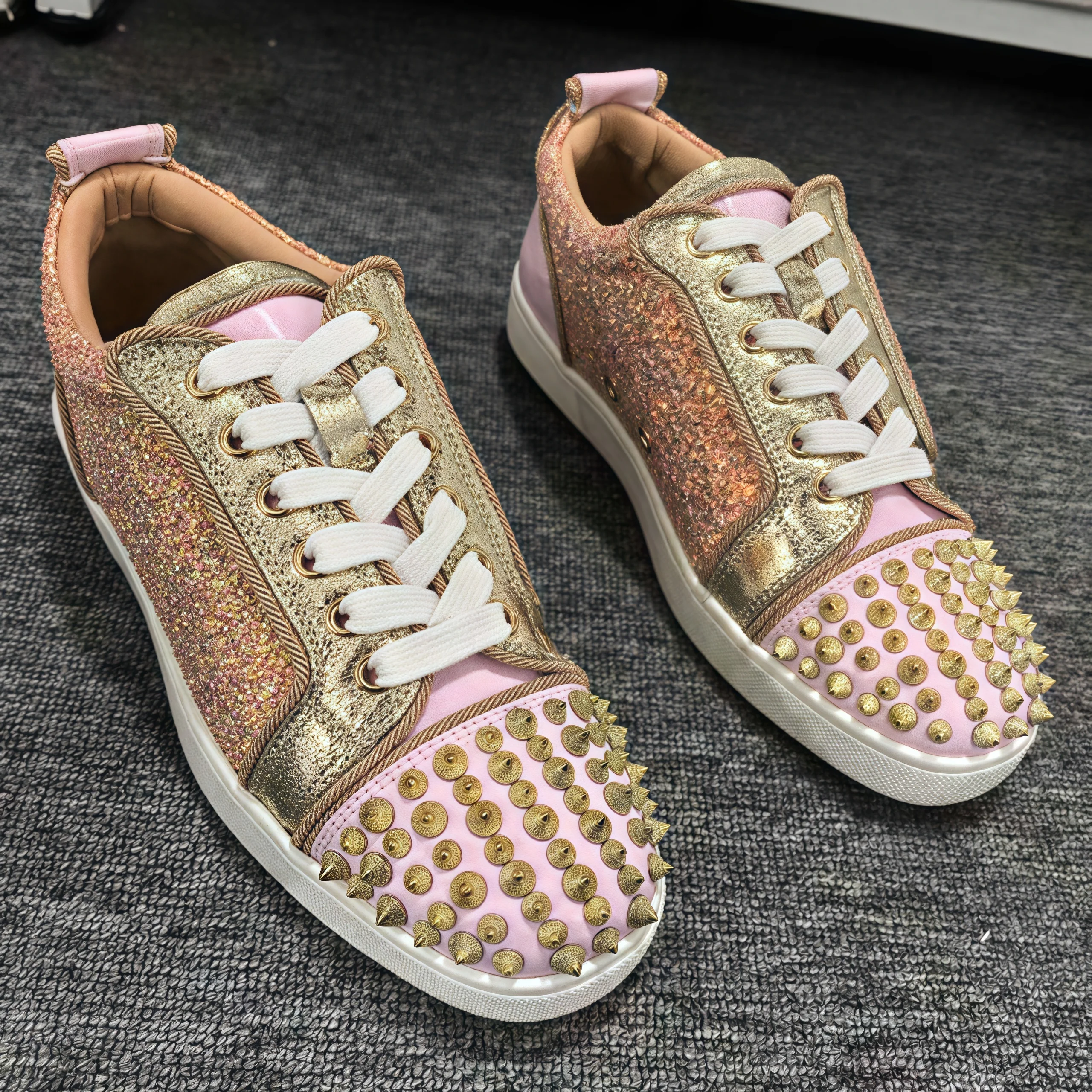 Pink Bling Sequins Women’s Sneakers Rivets Leather Casual Sports Shoes Woman Lace-Up Flat Sole Zapatillas De Mujer Sweet Girls
Pink Bling Sequins Women’s Sneakers Rivets Leather Casual Sports Shoes Woman Lace-Up Flat Sole Zapatillas De Mujer Sweet Girls